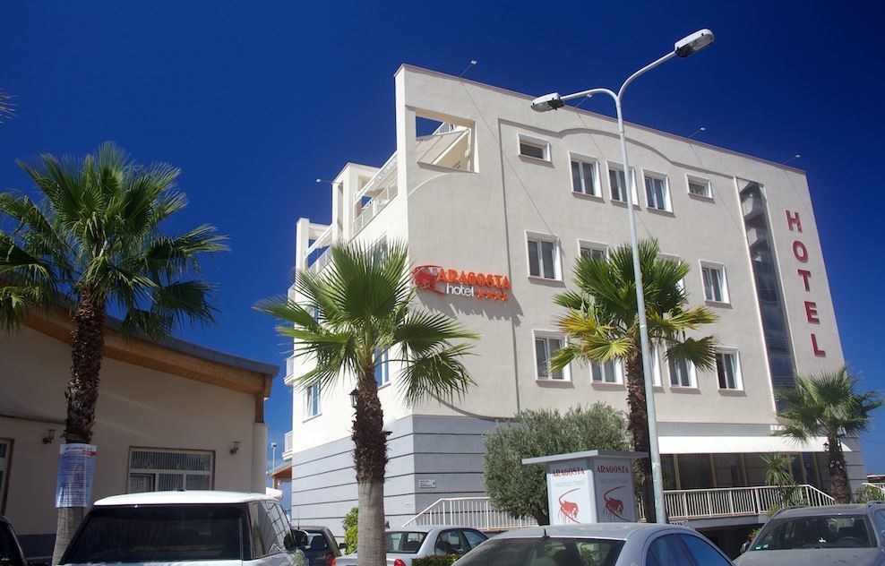 阿拉格斯塔餐厅酒店 Durrës 外观 照片