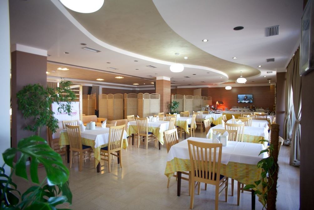 阿拉格斯塔餐厅酒店 Durrës 外观 照片